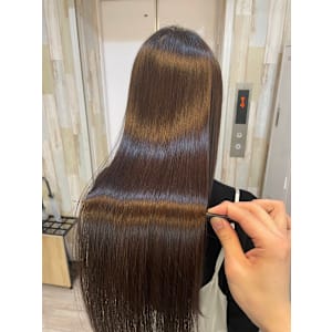 髪質改善トリートメント艶髪ベージュさら艶ストレートロング渋谷