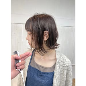 ふんわり前下がり外ハネボブシースルーレイヤーカット渋谷道玄坂