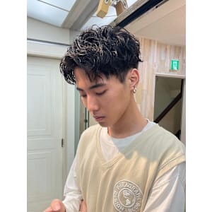 カルマパーマセンターパートマッシュパーマアッシュブラック渋谷