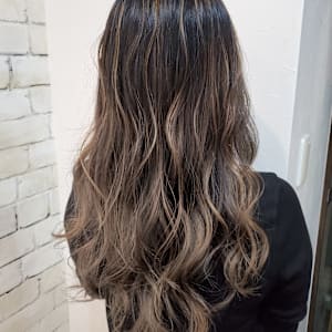 カット＋グラデーションカラーブリーチカラー