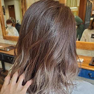 カット＋グラデーションカラーブリーチカラー