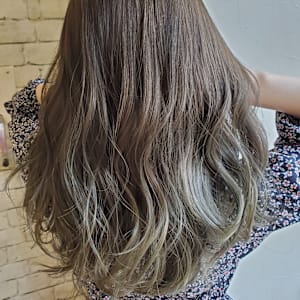 カット＋グラデーションカラーブリーチカラー