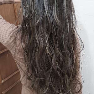 カット＋グラデーションカラーブリーチカラー