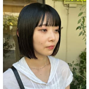 黒髪ストレートボブ