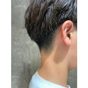 ツーブロック　刈り上げ　自然なマッシュ　20代　30代