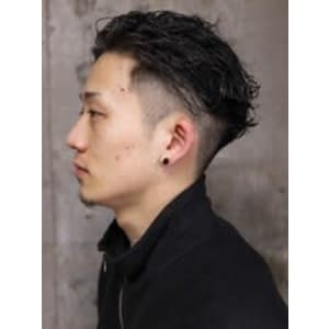 スリップバッグ　ツーブロック　ツイストパーマ