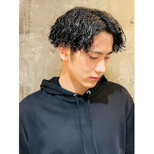 束感　ツイストスパイラルパーマ　センターパート