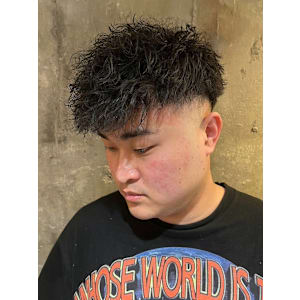 束感　オトナツイストパーマ×スキンフェード