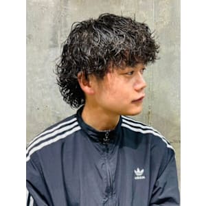 波巻きツイストスパイラル　MIXパーマ　束感　マッシュウルフ