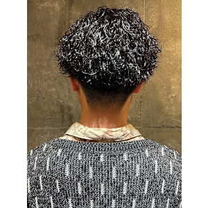 メンズカット　ツーブロック　束感　波巻きパーマ