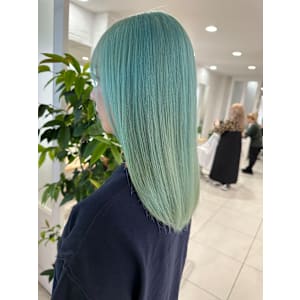 ペールブルーカラー