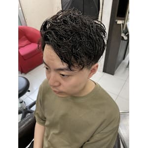 散らしすぎない大きめパーマ　錦糸町北口