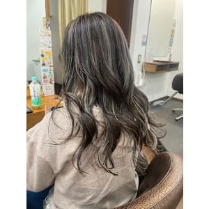 美容室ALi　白髪ぼかしハイライト
