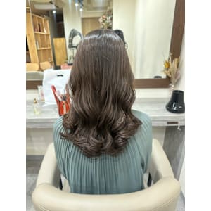 まるでコテ巻きのパーマ