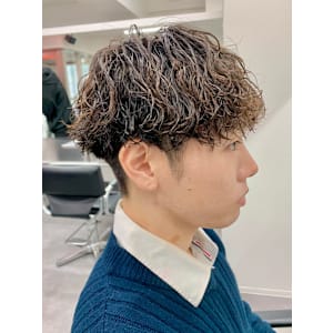 波巻きスパイラルマッシュメンズパーマ