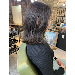 【Look at】透明感外ハネウェーブニュアンスカラー