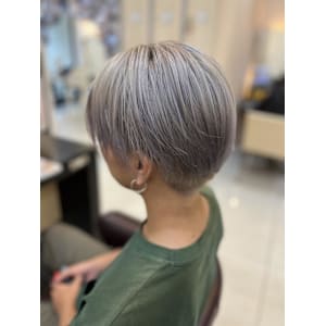 ダブルカラーシルバーショート - K:R鶴川【カールツルカワ】掲載中