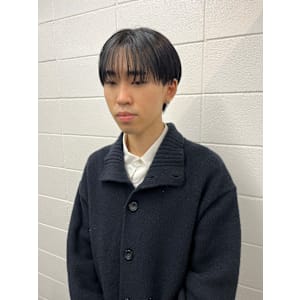 アンニュイな印象のメンズシースルーマッシュ