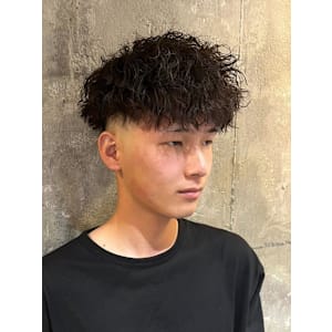 ツイストスパイラル×スキンフェード×スペインカール