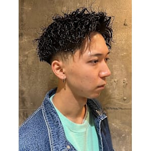 フェードカット　束間　ツイストスパイラルパーマ　アップバング - MEN'S SALON SOLEIL by alfRed【メンズサロンソレイユ バイアルフレッド】掲載中
