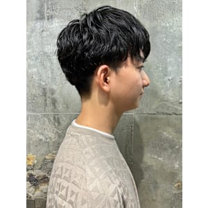 刈り上げ爽やか黒髪　メンズショート×ゆるめスパイラルパーマ