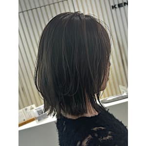 切りっぱなしショートボブ