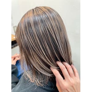 美容室ALi　白髪ぼかしハイライト