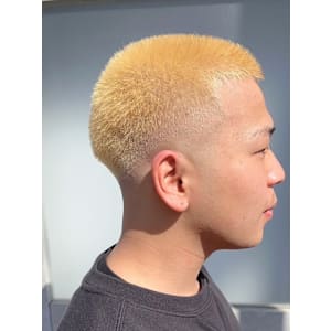 スキンフェード×ブリーチ　おしゃれボウズ