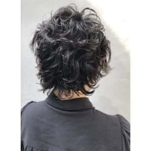 クリクリ無造作クセ毛風パーマウルフショートカット