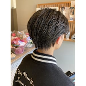 センターパートウルフ