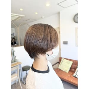 前髪長め、マッシュショート