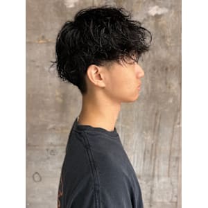 マッシュショート　ツーブロック　ツイストスパイラルパーマ