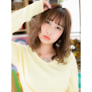 大人可愛い外国人風ハイライトエアリーミディ　アッシュオリーブ