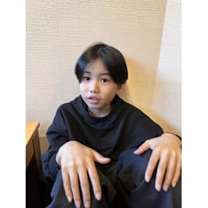 キッズスタイル（センターパートマッシュスタイル）