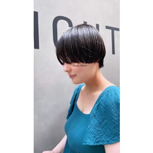 モードカジュアルなマッシュショート