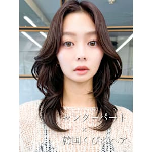外ハネ韓国ヘアミディアムレイヤー小顔ウルフカット20代30代