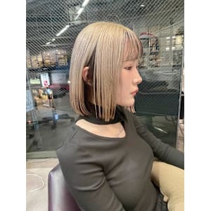 アンブレラカラー×インナーカラー×ベージュ×20代10代