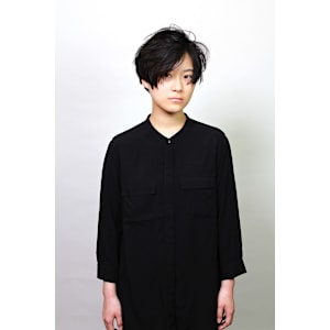 ラフで無造作な動きがいい感じのメンズライクなショートヘア