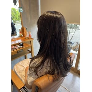 チャコールグレージュ