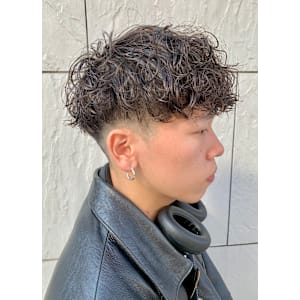 スペインカール/メンズパーマ/刈り上げ - Genie -メンズカット & メンズパーマ 本厚木【ジーニーメンズカットメンズパーマホンアツギ】掲載中