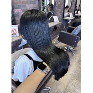 ブルーブラック　髪質改善　ストレート　艶髪　縮毛矯正　黒髪