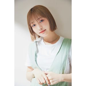 切りっぱなしボブ×透明感ベージュ系カラー【池袋・池袋東口】