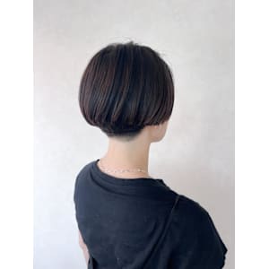 【メンズライク刈り上げショートボブ　oggiotto】