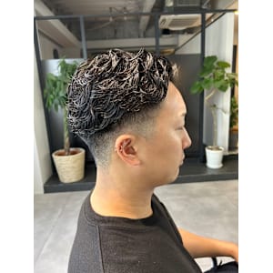 刈り上げパーマ