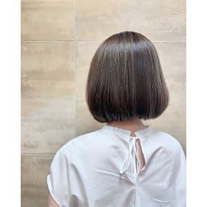 ボブ×白髪染めでも透明感カラー