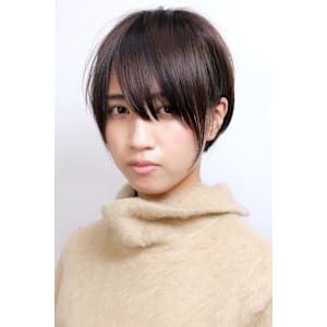 前下がり耳掛けボーイッシュショートカット