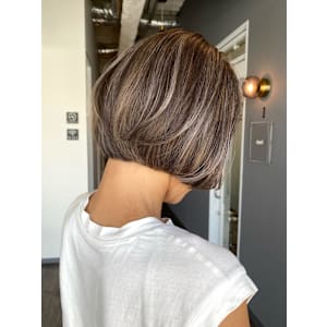 《kitin吉祥寺》コントラスト　ボブ　ハイライト