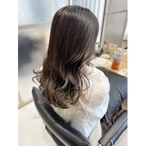 オリーブアッシュカラー