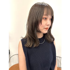 池袋 イルミナカラー 透明感 外ハネミディ レイヤー♪