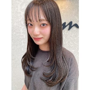 レイヤーカット×グレージュ